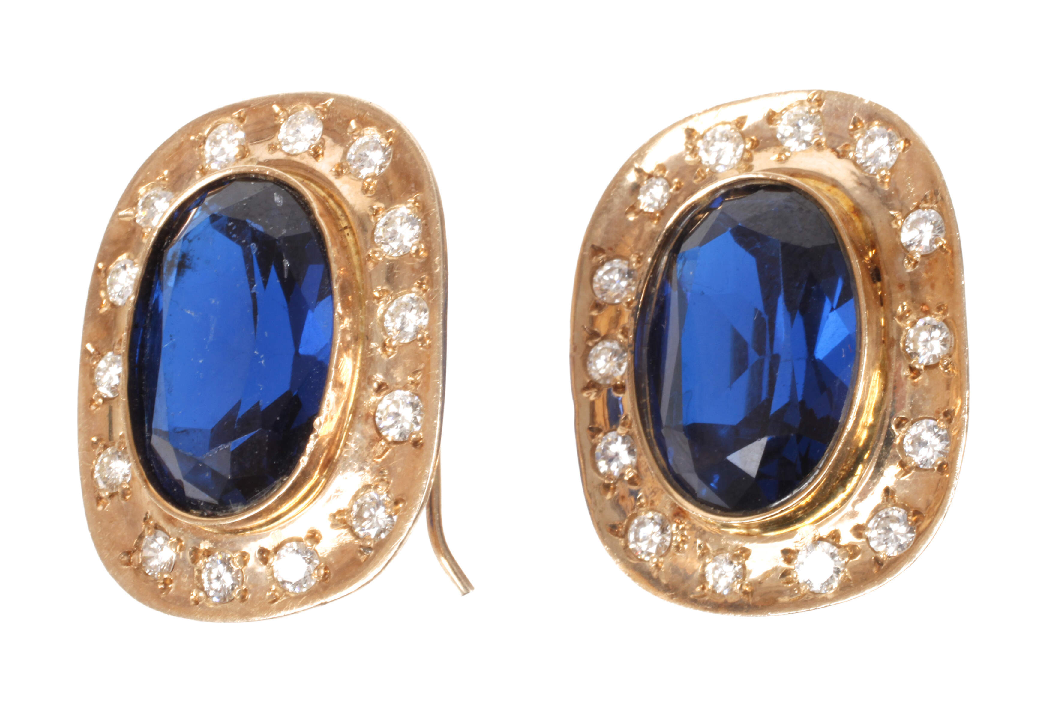 Prächtige Ohrringe mit Steinbesatz