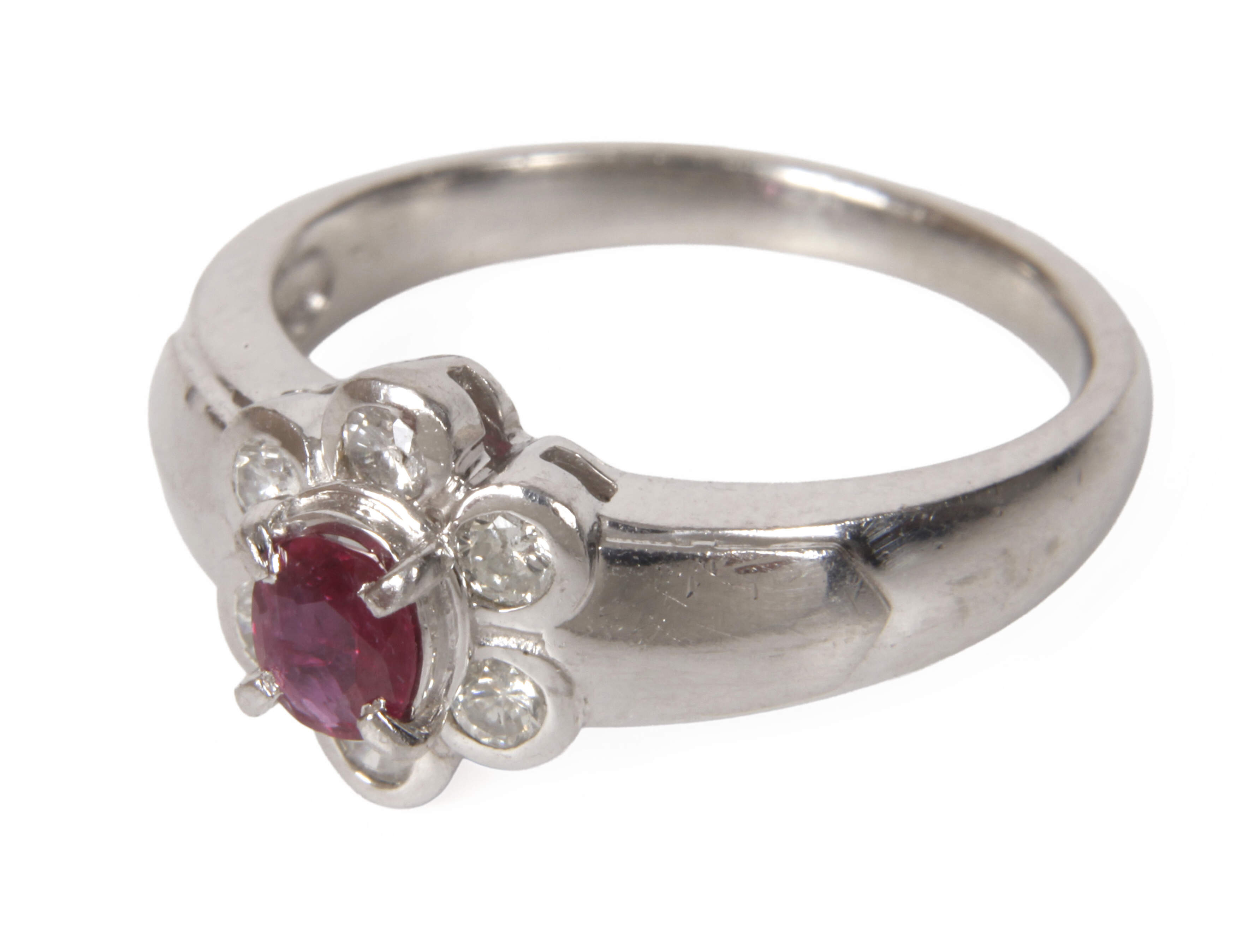 Platinring mit Rubin