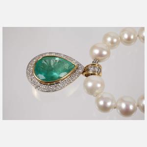 Hochwertiger Smaragdanhänger an Perlenkette
