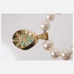 Hochwertiger Smaragdanhänger an Perlenkette