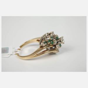 Prächtiger Ring mit Brillanten und Smaragden