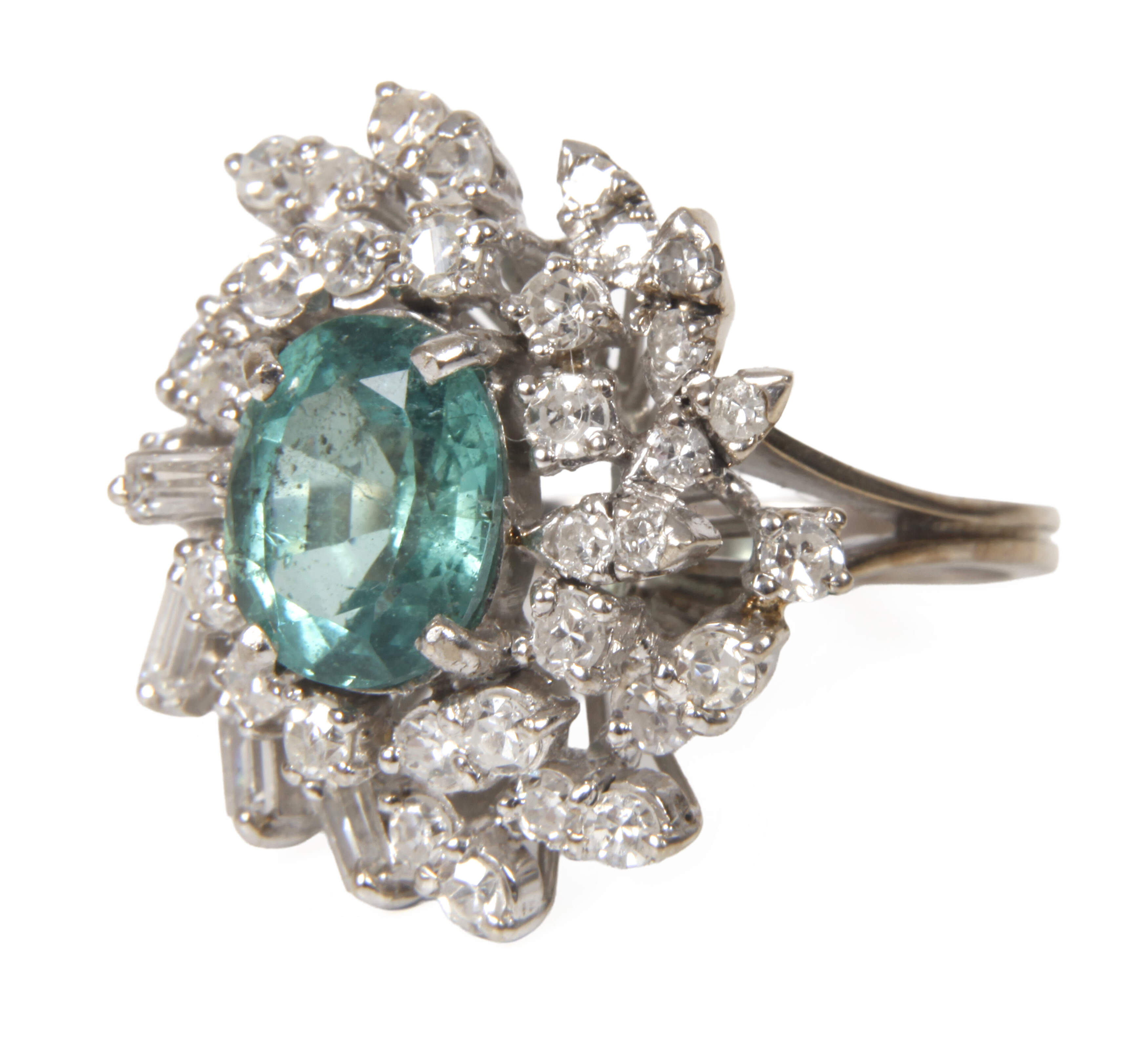 Cocktailring mit grünem Beryll und Diamanten