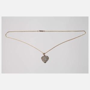 Antiker Herzanhänger mit Diamantrosen