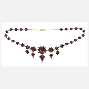 Prächtiges Granatcollier