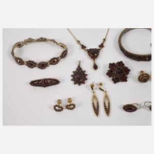 Umfangreiches Konvolut Granatschmuck