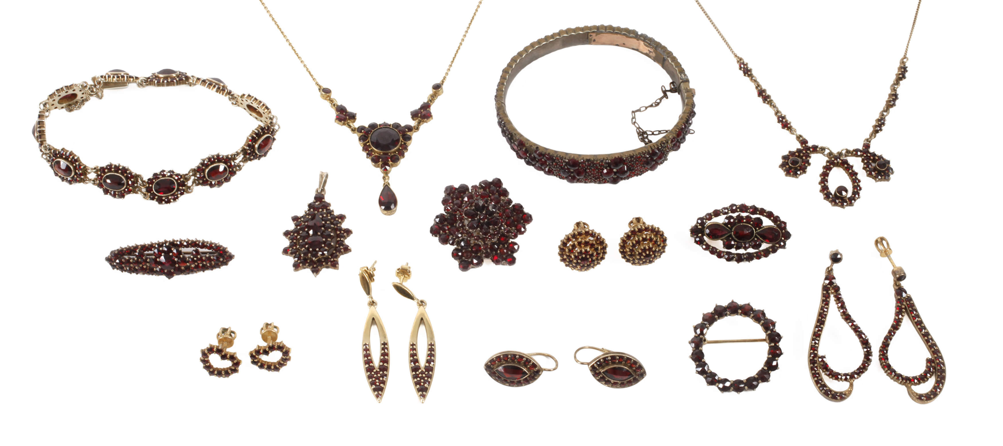 Umfangreiches Konvolut Granatschmuck