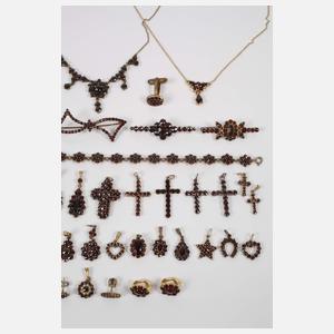 Umfangreiche Sammlung Granatschmuck