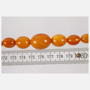 Langes Bernsteincollier