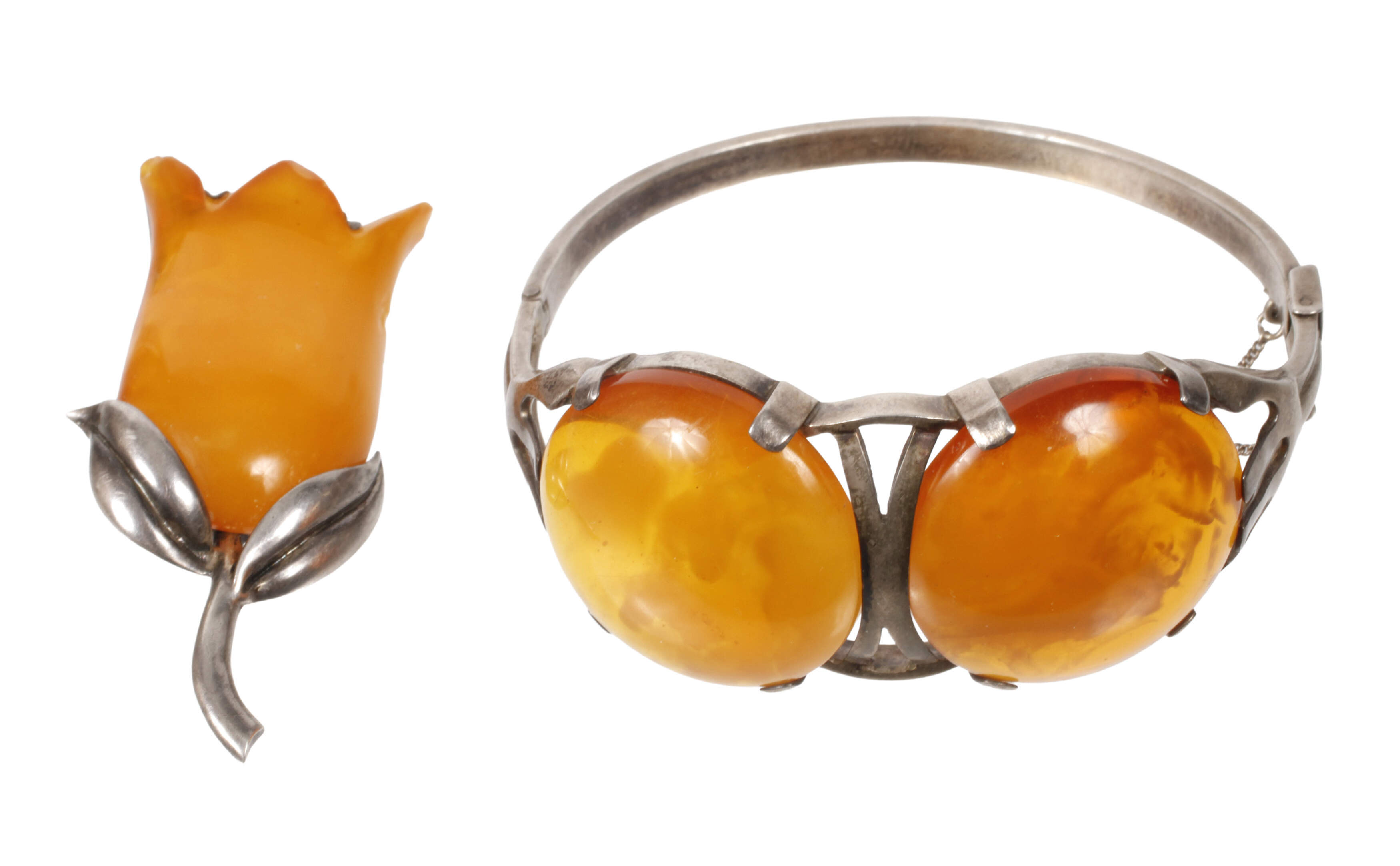 Zwei Teile Bernsteinschmuck