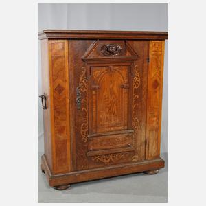 Halbschrank im Renaissancestil