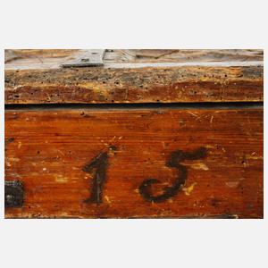 Kleine gotische Truhe 1568