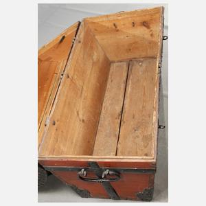 Barocke Runddeckeltruhe