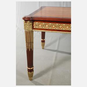 Übergroßer Esstisch im Louis XVI.-Stil