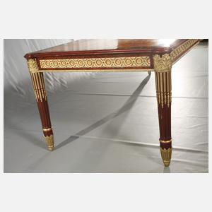 Übergroßer Esstisch im Louis XVI.-Stil