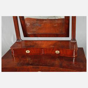 Kommode mit Spiegelaufsatz