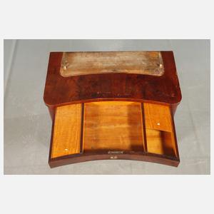 Kommode mit Spiegelaufsatz