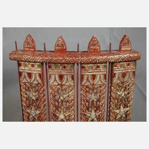 Paar asiatische Demi-Lune-Tische