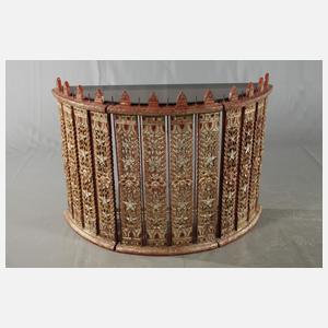 Paar asiatische Demi-Lune-Tische