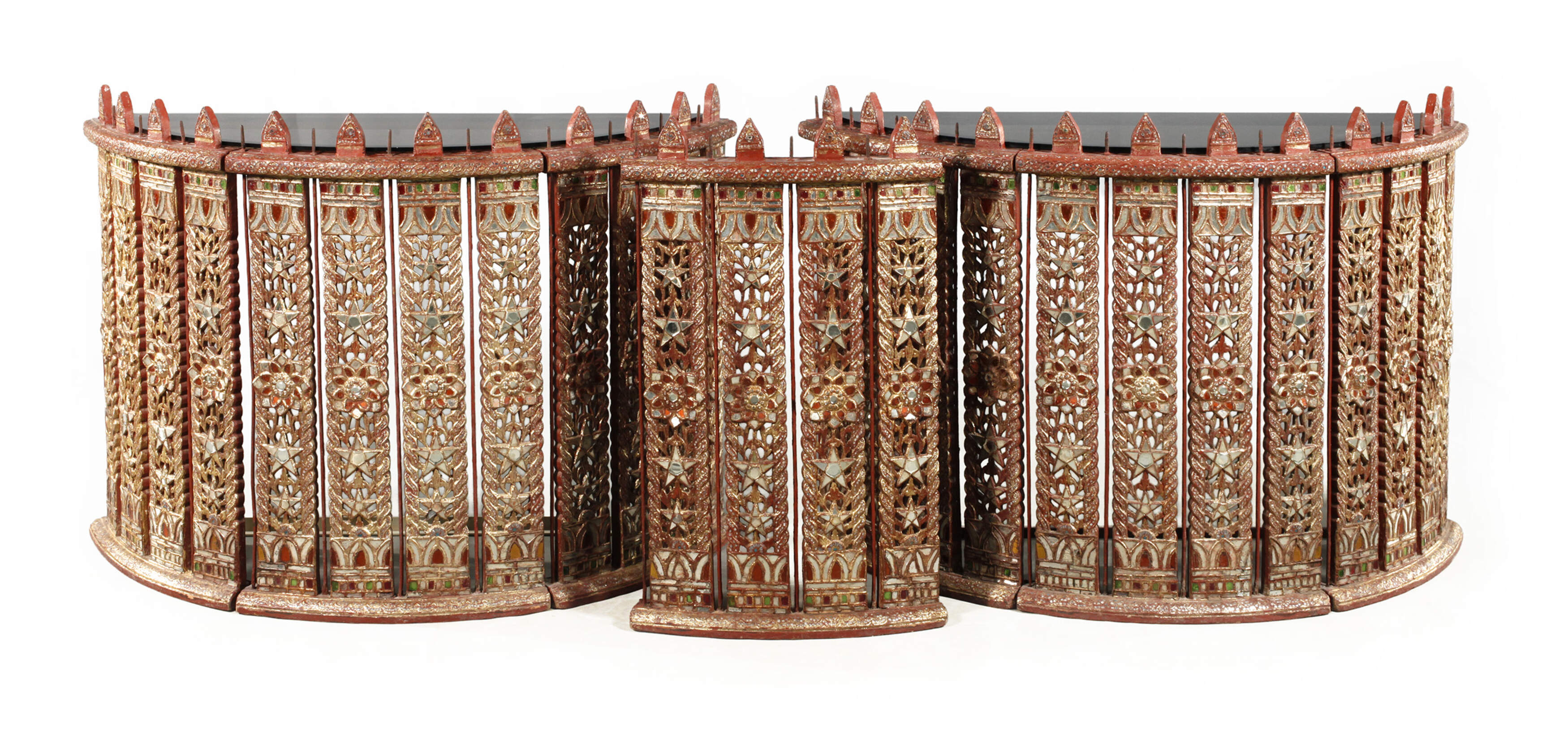 Paar asiatische Demi-Lune-Tische