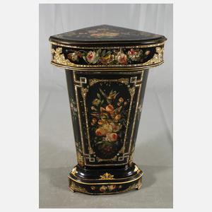 Hohe Eckkonsole mit Lackmalerei