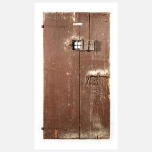 Schwere Gefängnistür