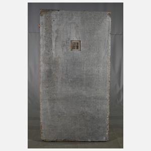 Schwere Gefängnistür