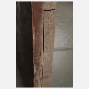 Schwere Gefängnistür