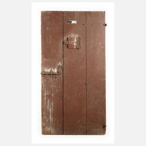 Schwere Gefängnistür