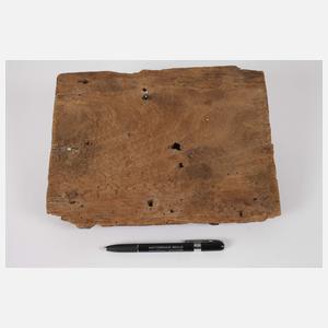 Geschnitzte Wandplatte