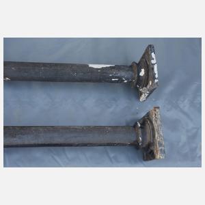 Zwei kleine Säulen Eisenguss