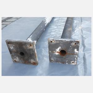 Zwei kleine Säulen Eisenguss