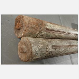 Paar Holzsäulen