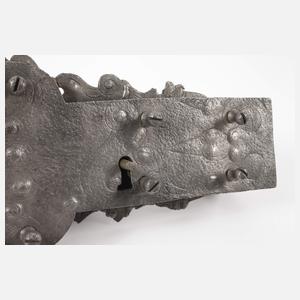 Großes barockes Türschloss