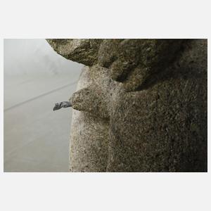 Große Brunnenskulptur "Manneken Pis"