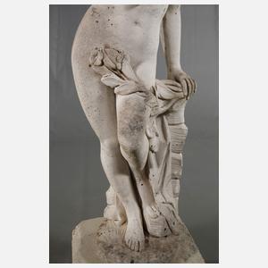 Große Gartenfigur Steinguss