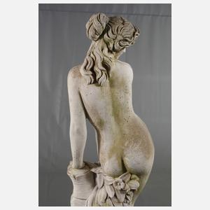 Große Gartenfigur Steinguss