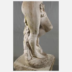 Große Gartenfigur Steinguss