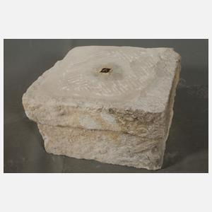 Große Gartenfigur Steinguss