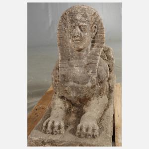 Große Gartenskulptur liegende Sphinx