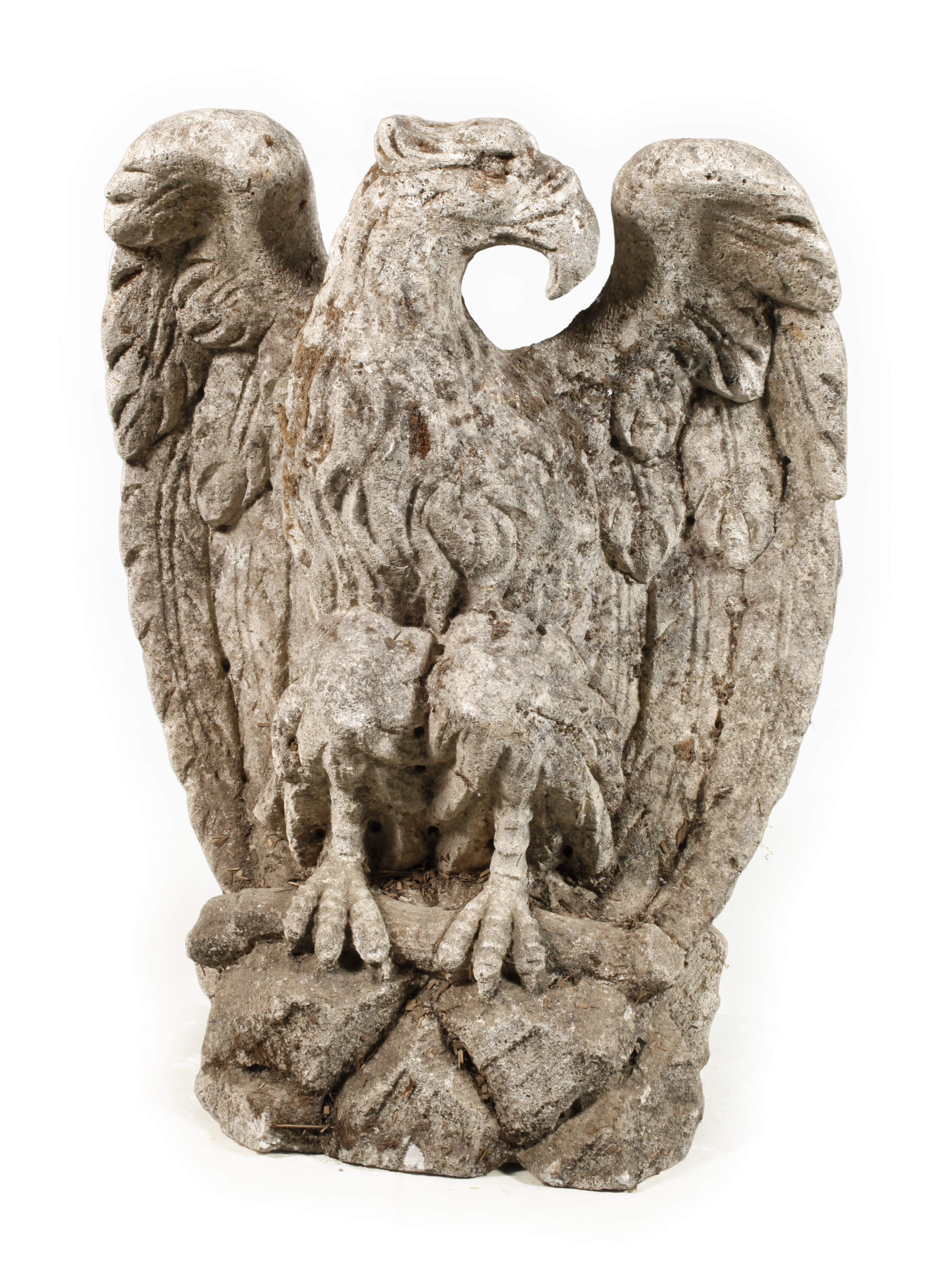 Gartenskulptur sitzender Adler