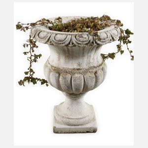 Klassizistische Gartenamphore