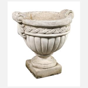 Klassizistische Gartenamphore