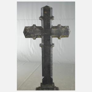 Großes Grabkreuz