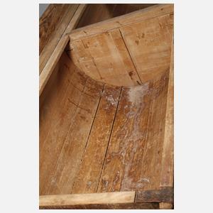 Großer Holztrog mit Ständer