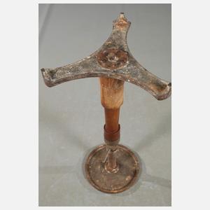 Drehbarer Arbeitstisch eines Bildhauers