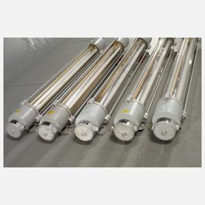 Fünf große Industrieleuchten