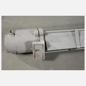 Fünf große Industrieleuchten