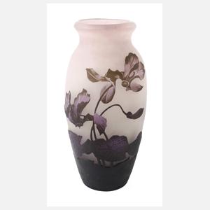 Arsall Vase mit Alpenveilchendekor