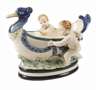 Karlsruhe Entenschale mit zwei Putten