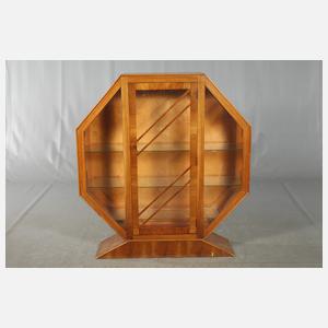 Joseph Rurka oktogonale Vitrine